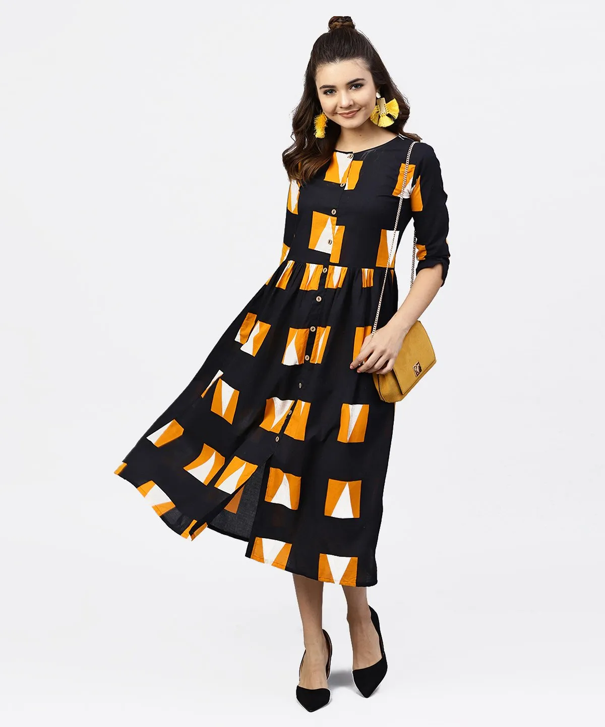 Black Round Neck Printed Dress With Front Placket And 3/4 Sleeves