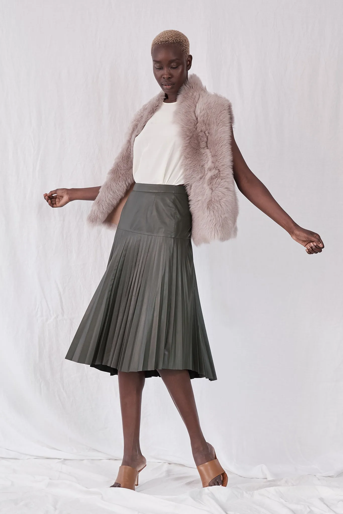 Park Avenue Pleated Skirt Bottlebush Green Leather - SAMPLE