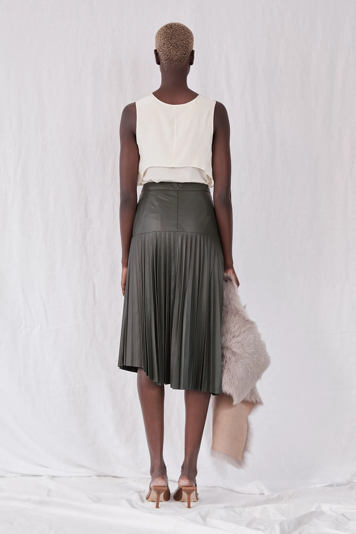 Park Avenue Pleated Skirt Bottlebush Green Leather - SAMPLE